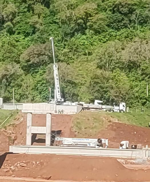 Obra da nova ponte avança em Santa Bárbara